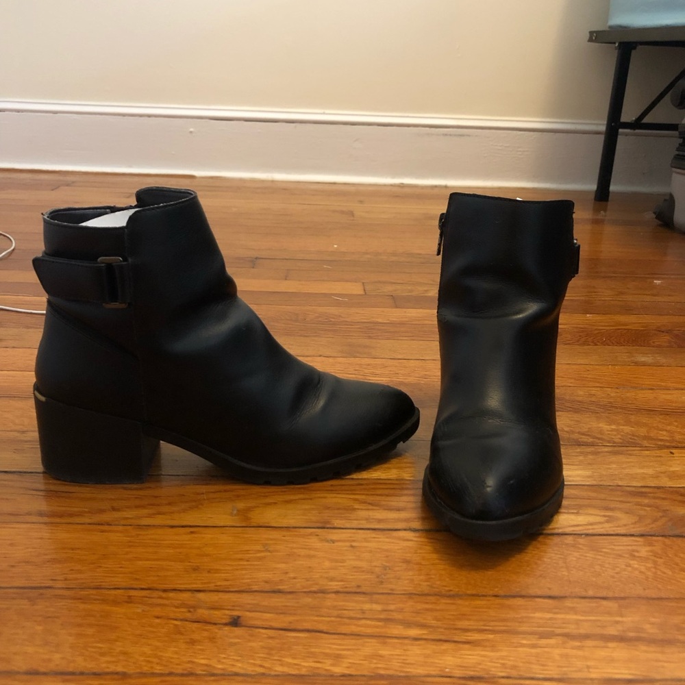Aldo Tofino booties